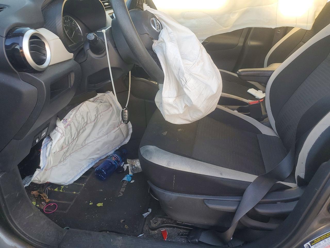 2021 Nissan Versa Sv - zdjęcie 7