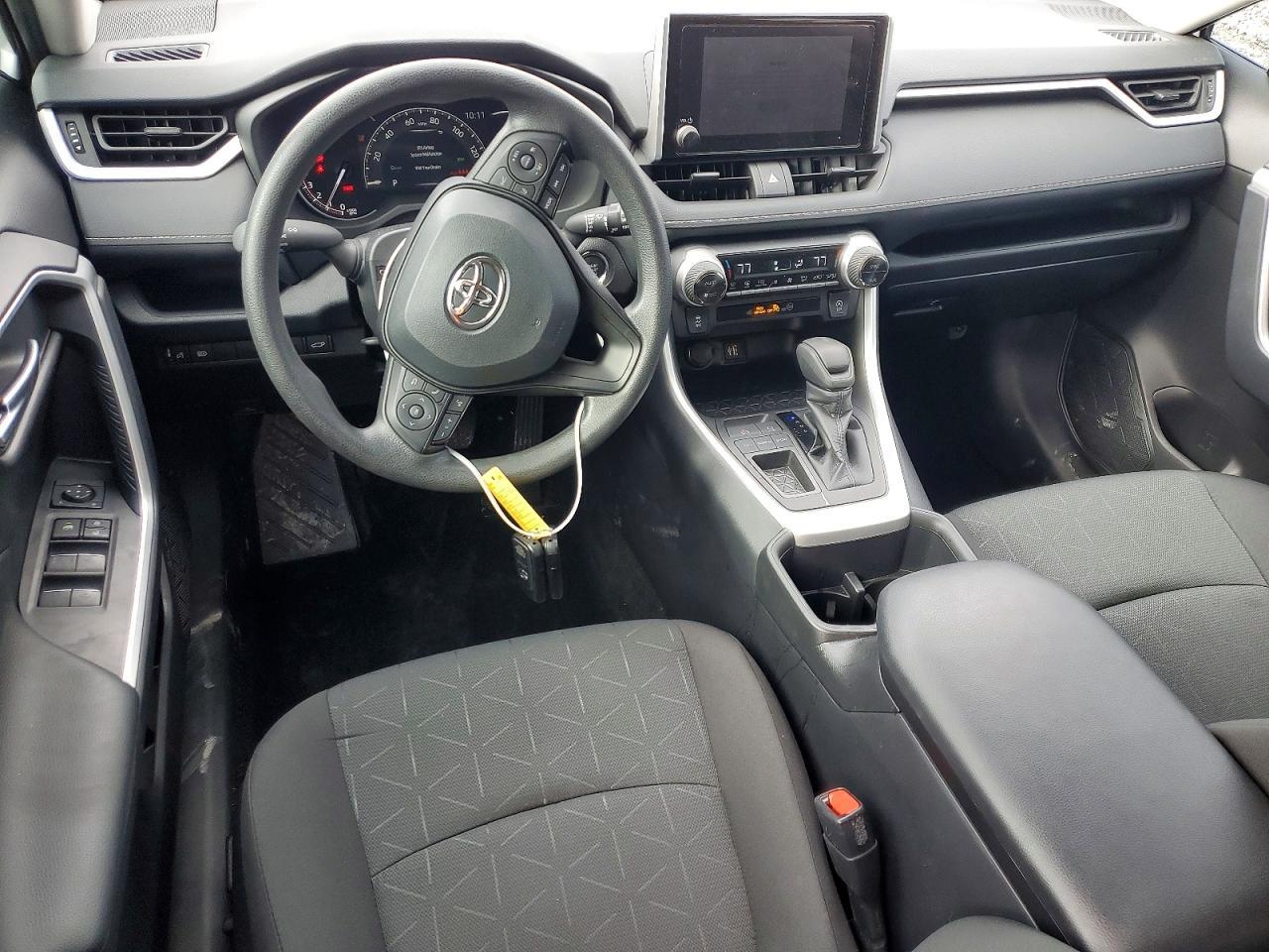 2024 Toyota Rav4 Xle - zdjęcie 8