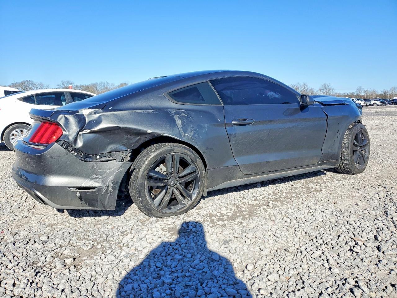 2016 Ford Mustang - zdjęcie 3