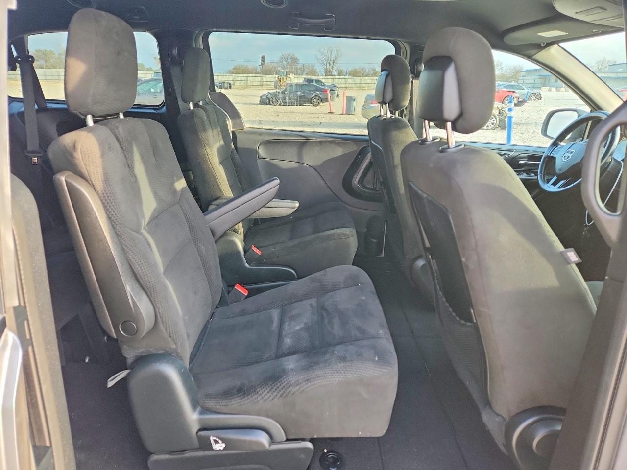 2016 Dodge Grand Caravan Se - zdjęcie 11