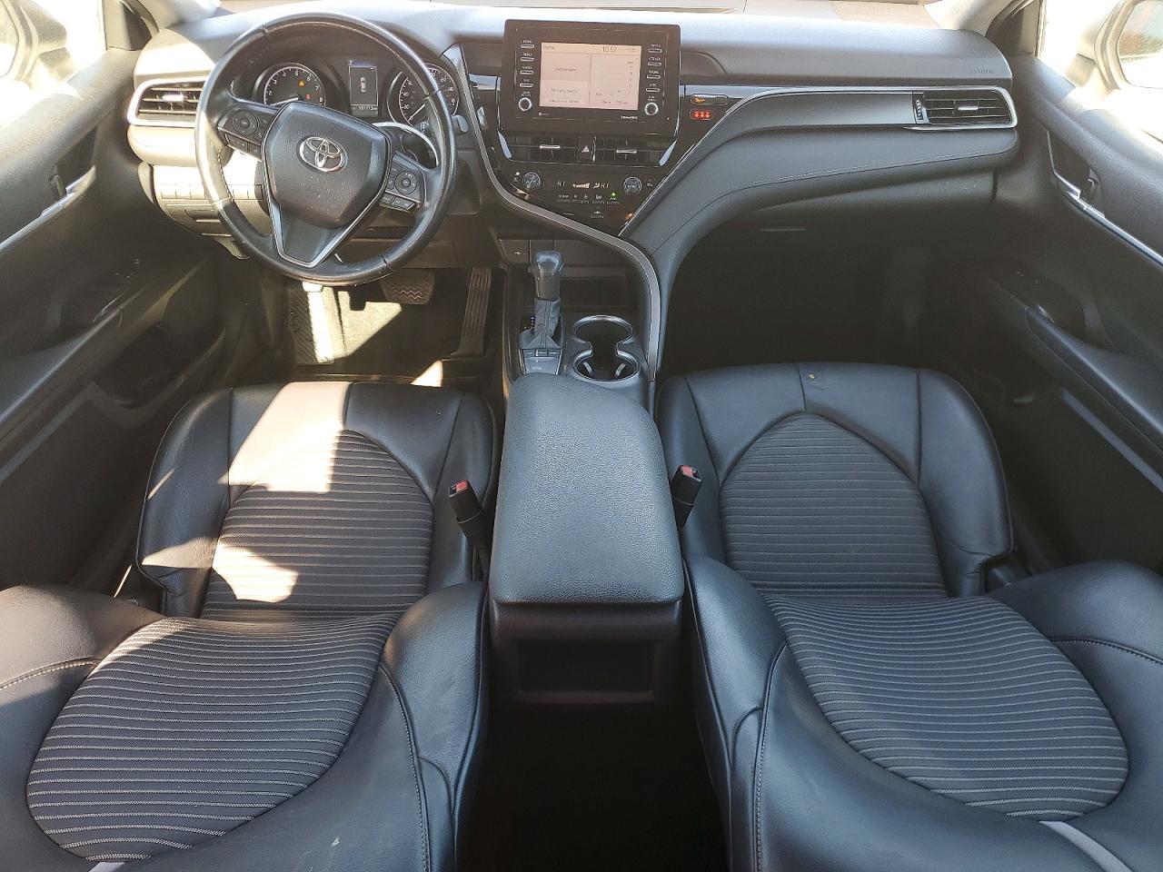 2022 Toyota Camry Se - zdjęcie 8