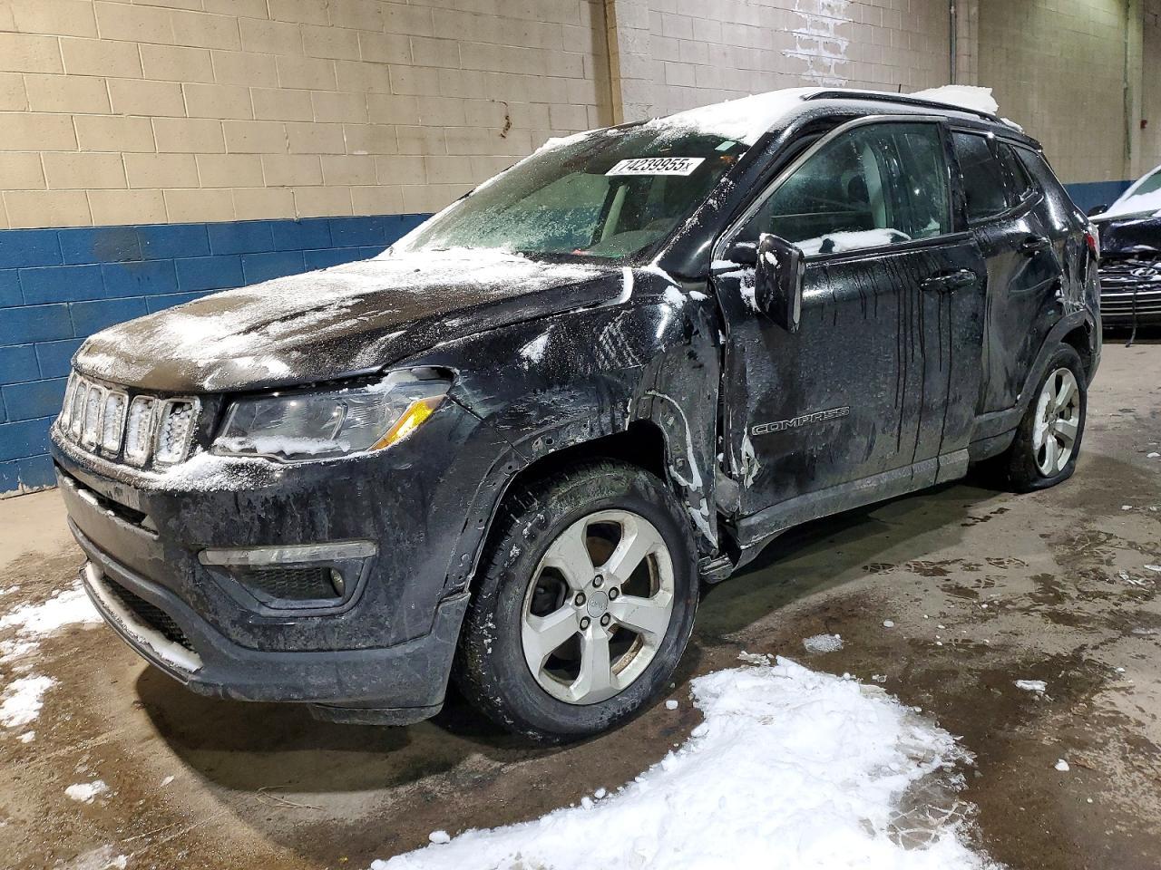 2019 Jeep Compass Latitude - zdjęcie główne