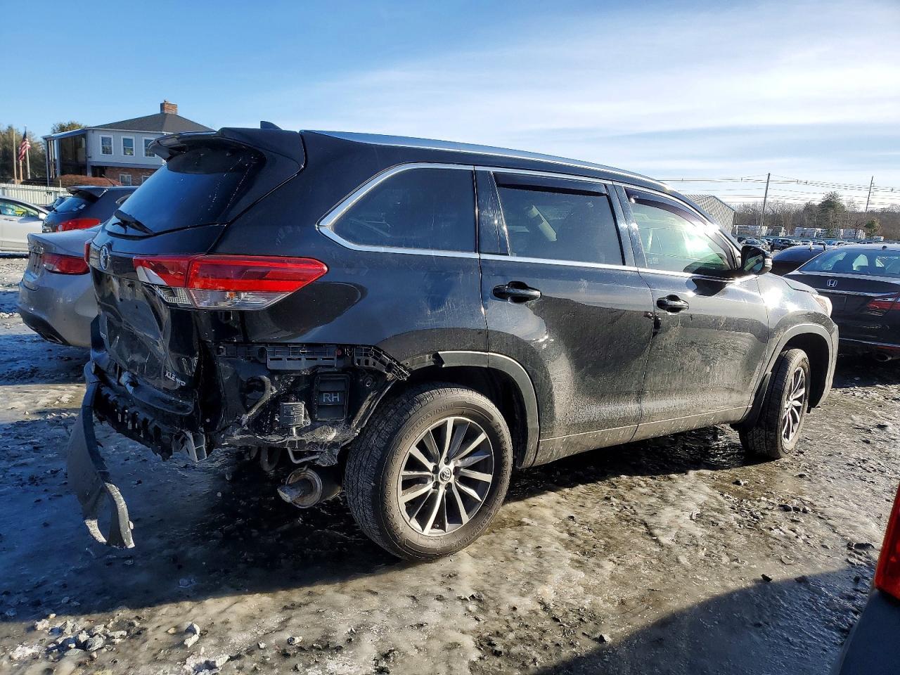 2019 Toyota Highlander Se - zdjęcie 3