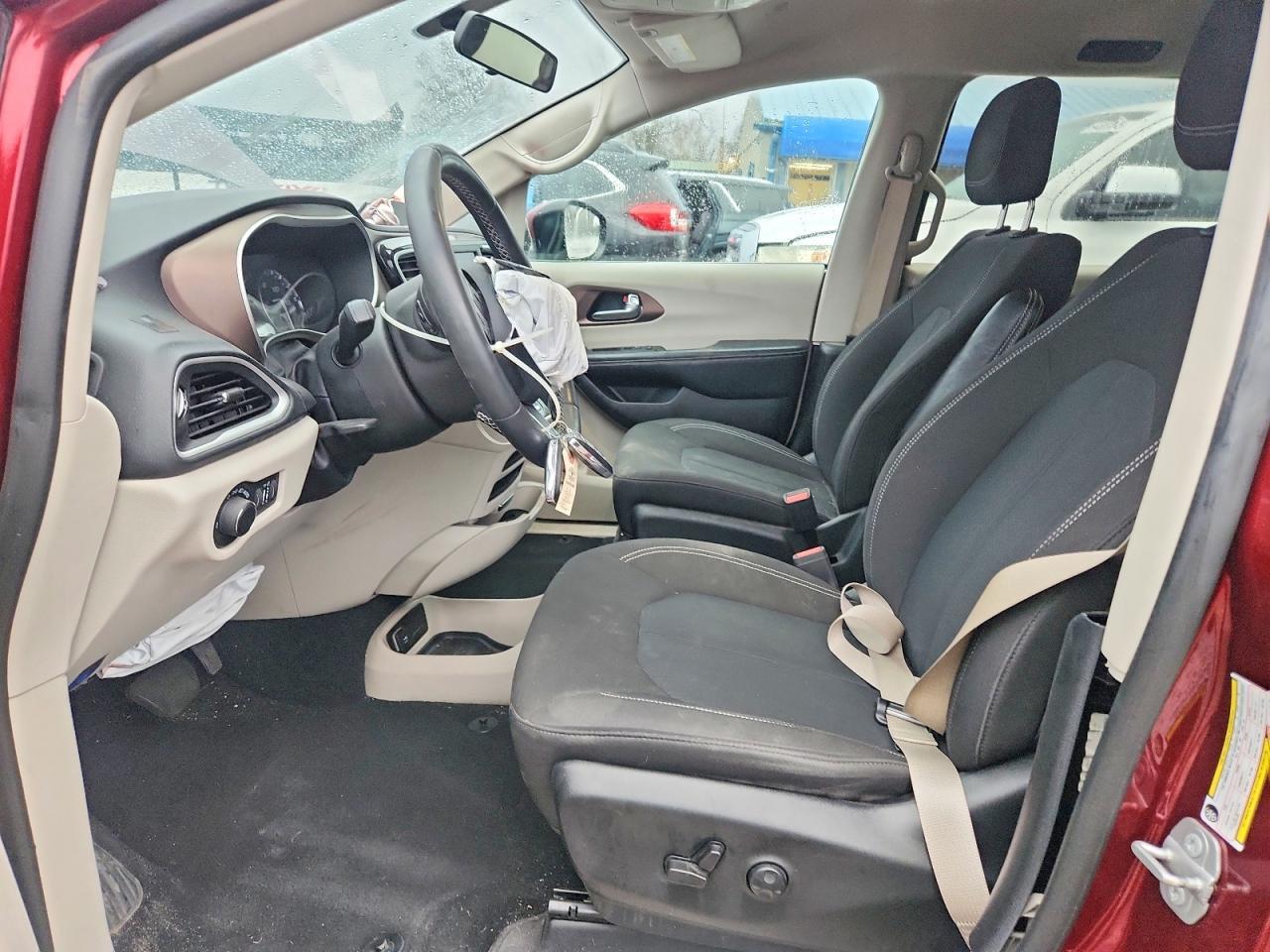 2022 Chrysler Voyager Lx - zdjęcie 7