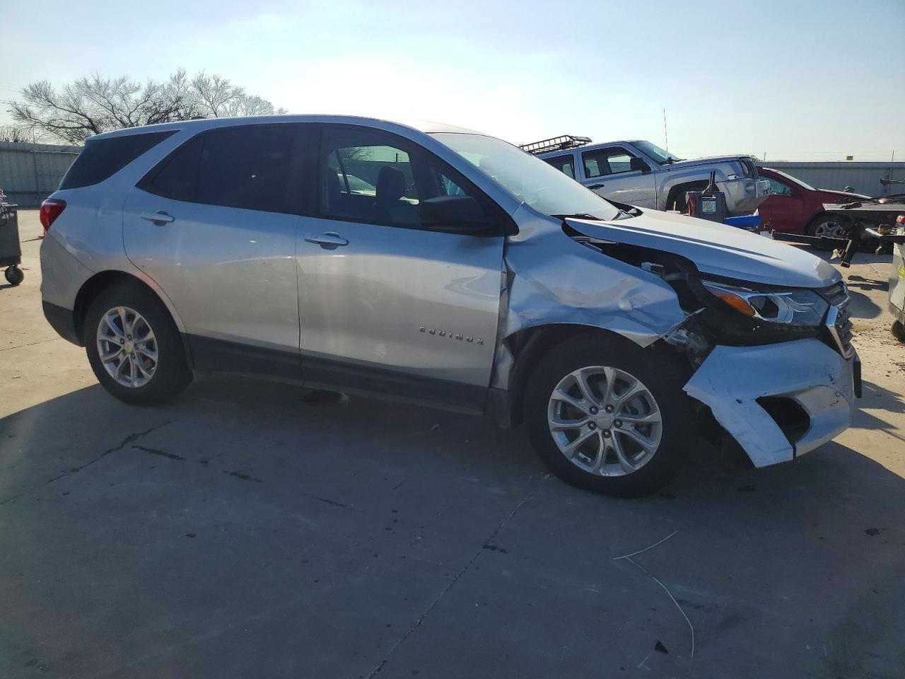 2021 Chevrolet Equinox Ls - zdjęcie 4