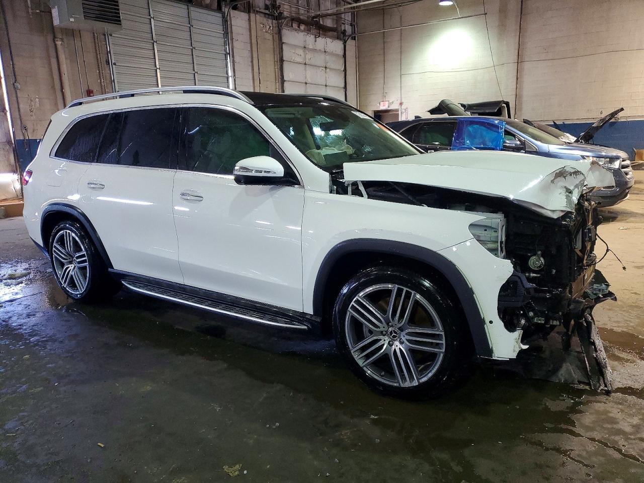 2026 Mercedes-Benz Gls 450 4Matic - zdjęcie 4