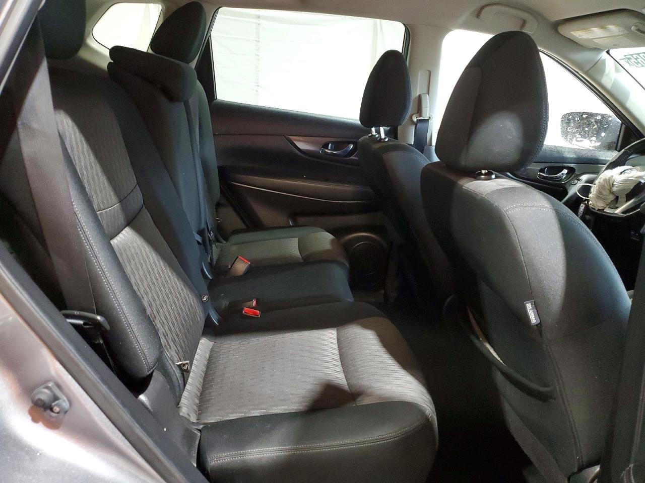 2020 Nissan Rogue S - zdjęcie 10