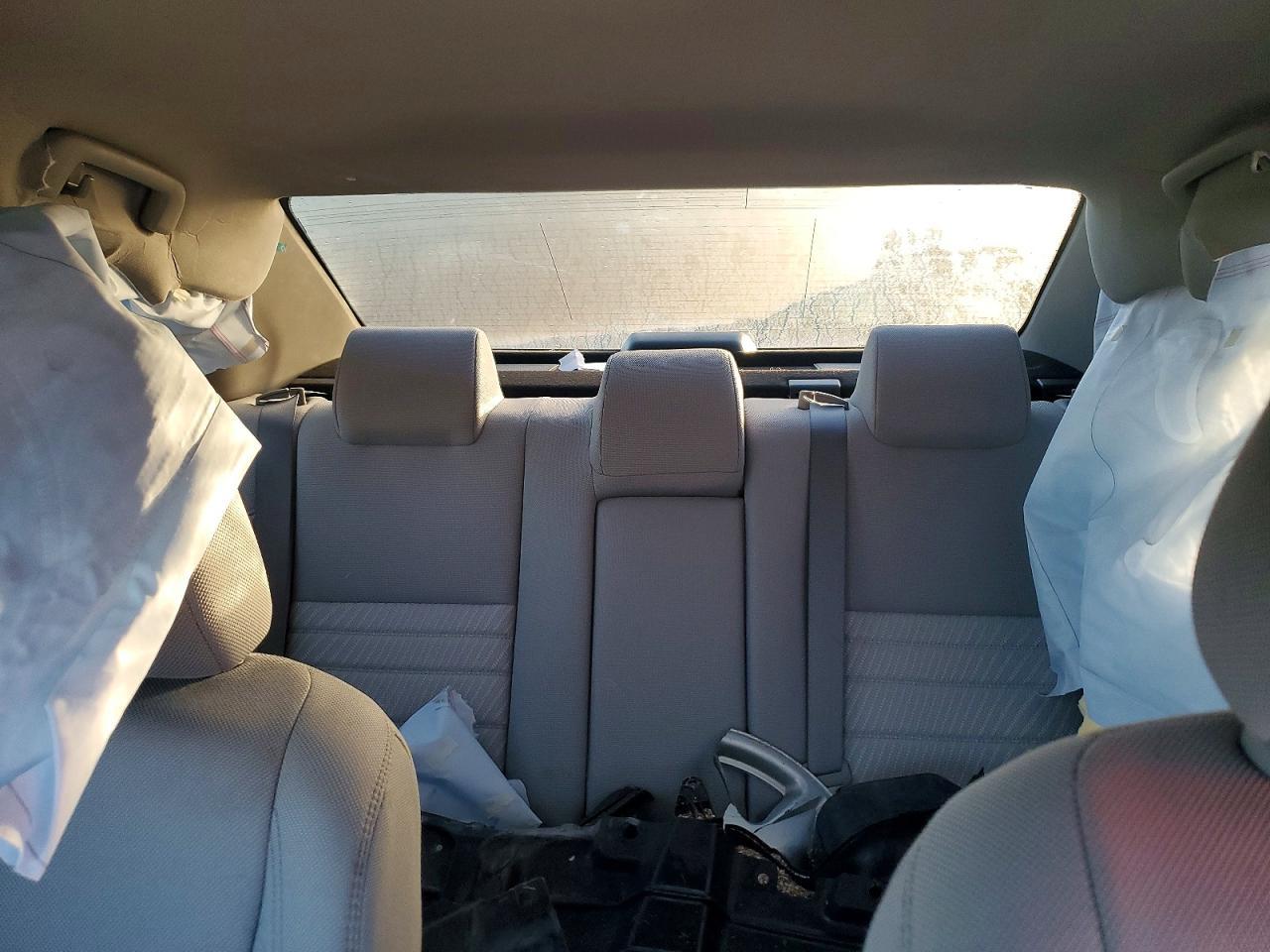 2016 Toyota Camry Le - zdjęcie 10