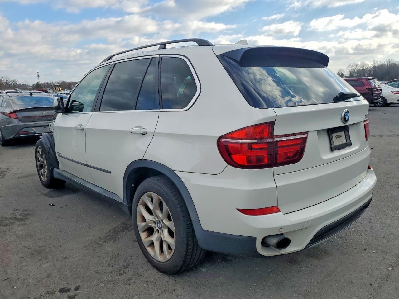 2013 BMW X5 xDrive35I - zdjęcie 2