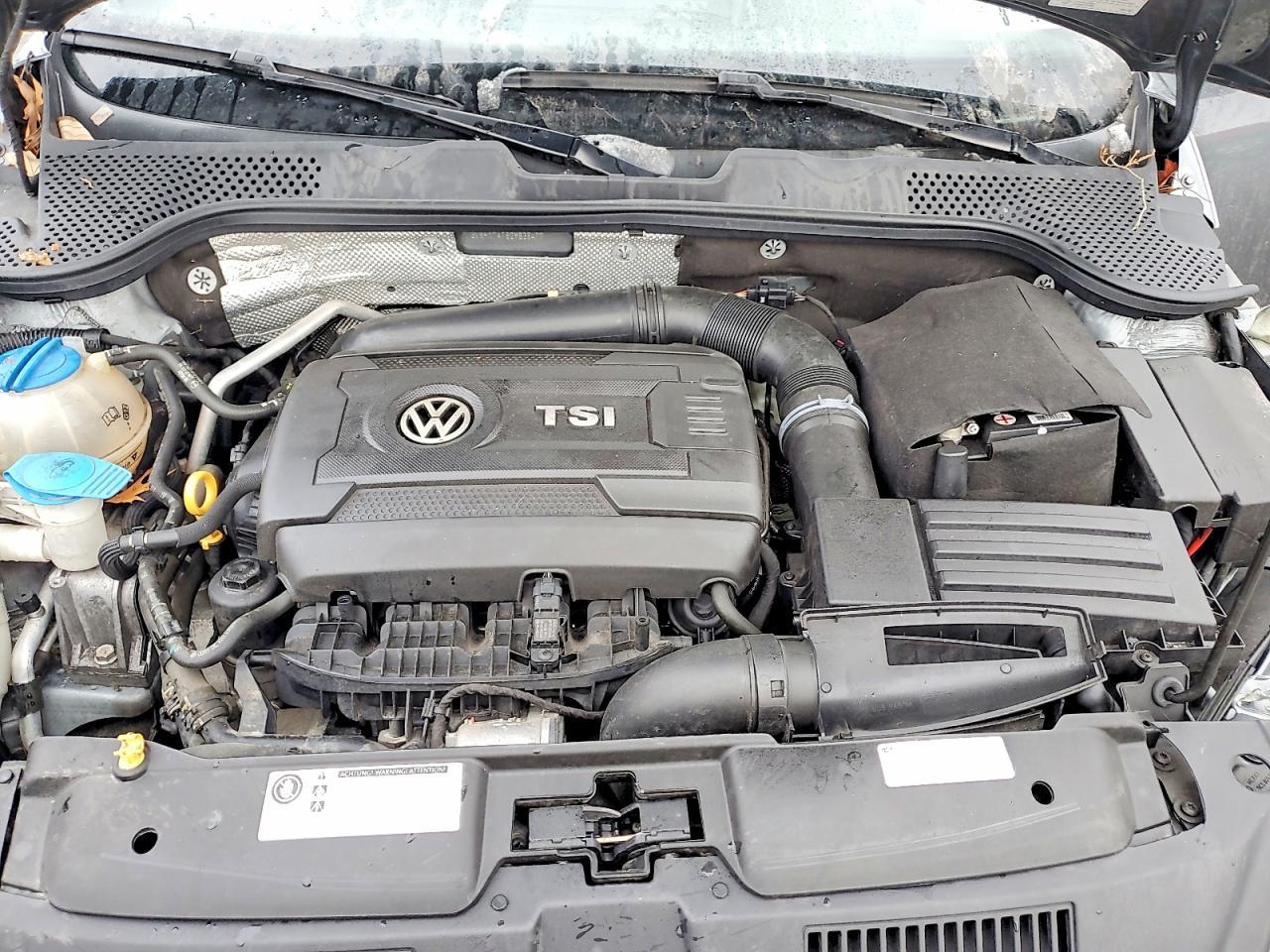 2016 Volkswagen Beetle 1.8T - zdjęcie 11