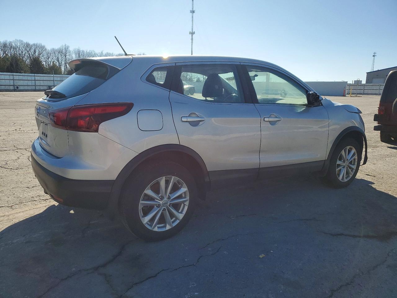 2018 Niss Rogue Sport S - zdjęcie 3