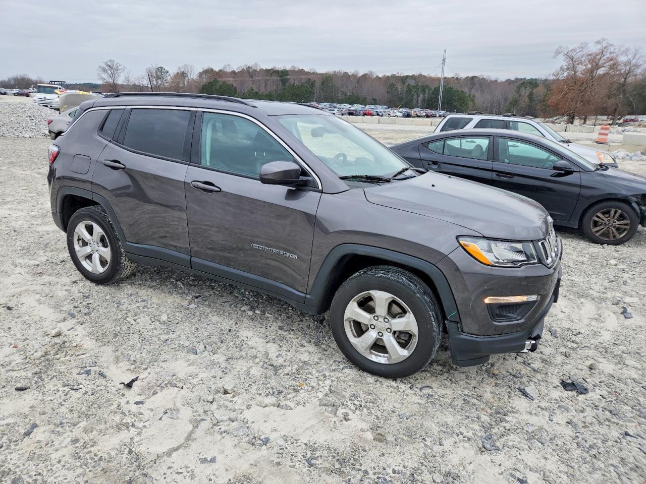 2019 Jeep Compass Latitude - zdjęcie 4