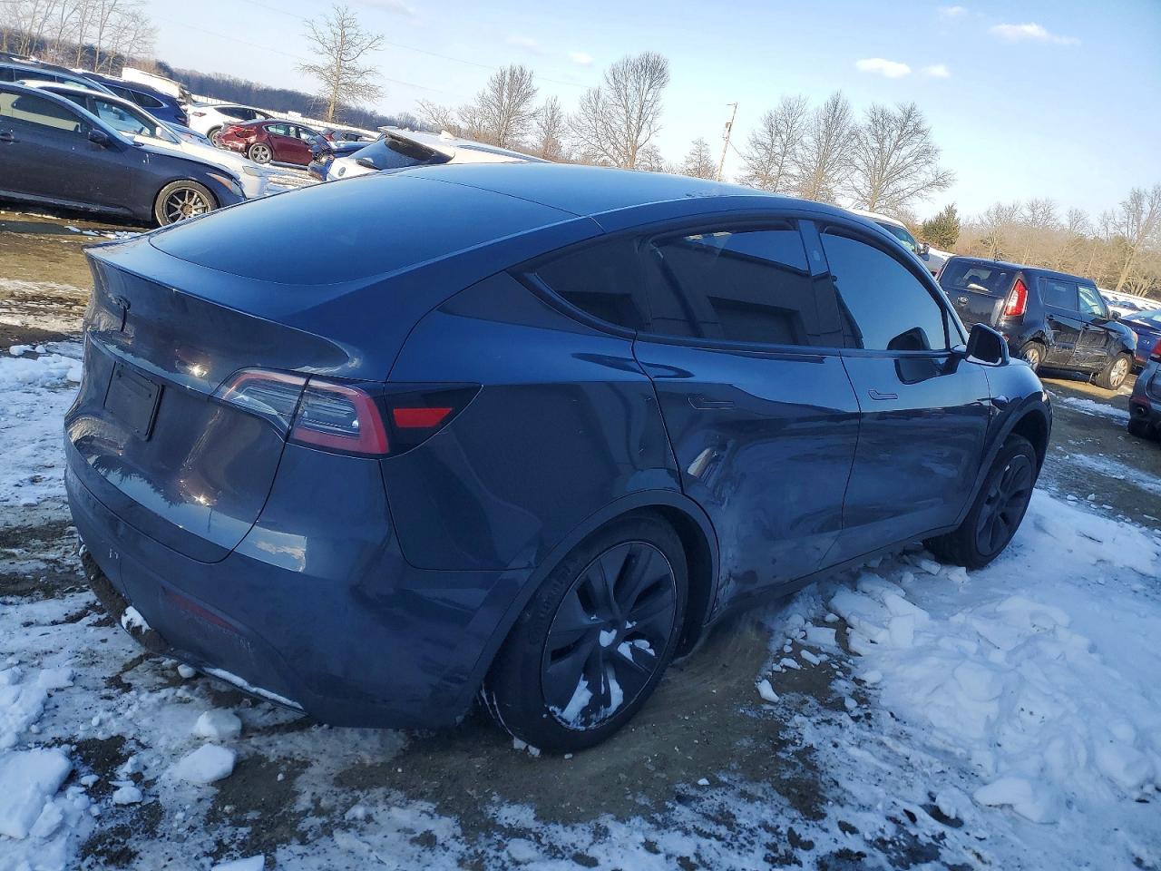 2025 Tesla Model Y - zdjęcie 3