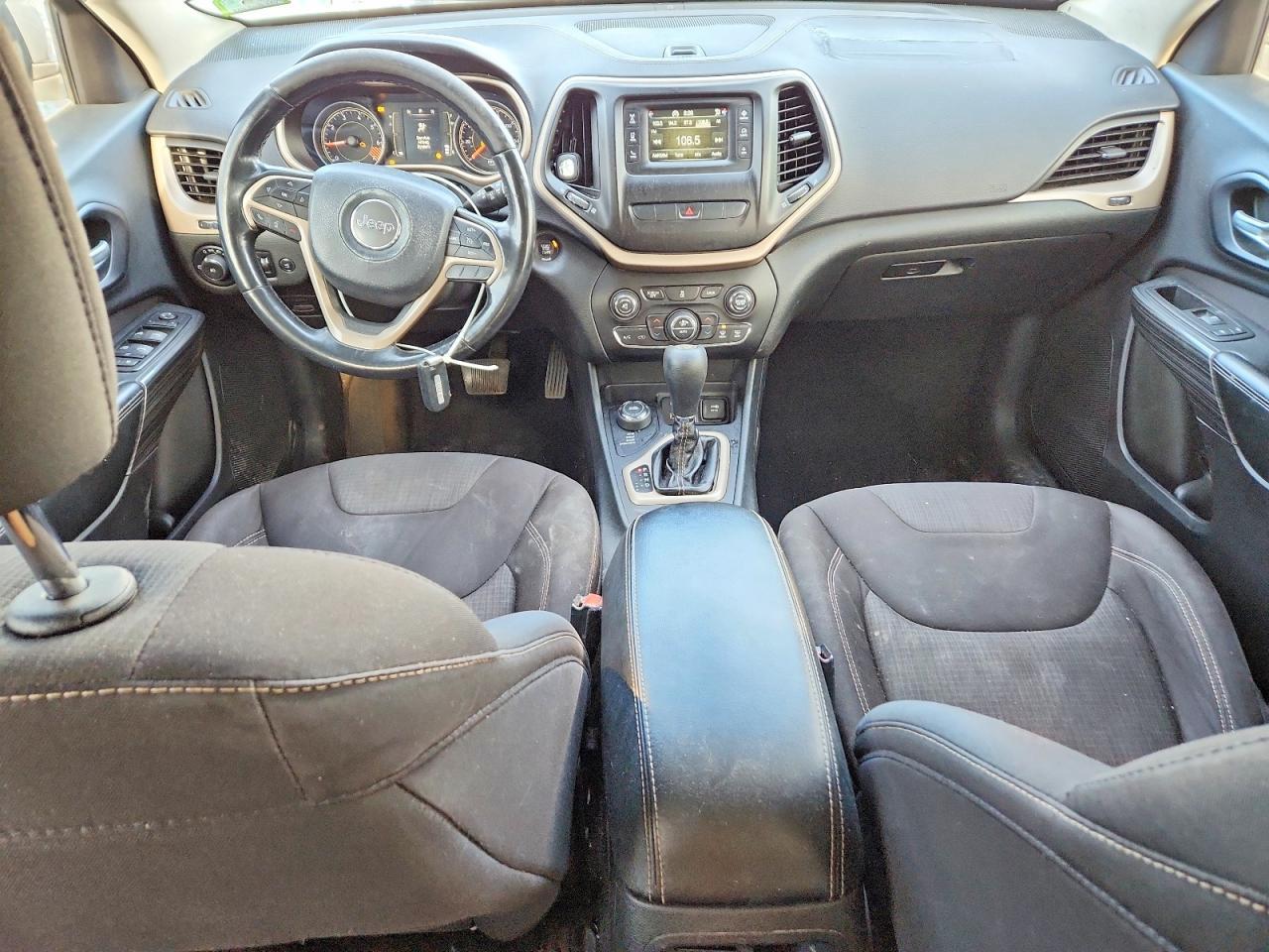 2015 Jeep Cherokee Latitude - zdjęcie 8