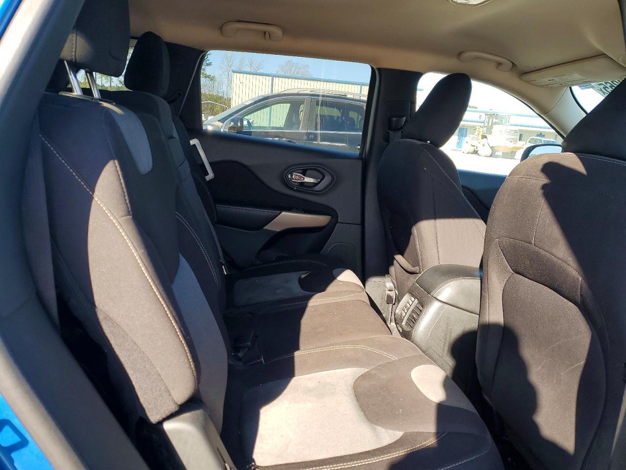 2018 Jeep Cherokee Latitude - zdjęcie 10
