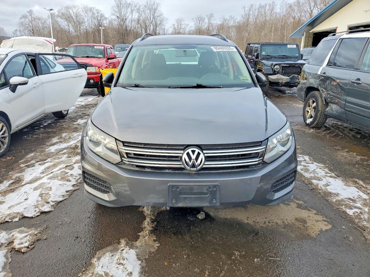 2015 Volkswagen Tiguan S - zdjęcie 5