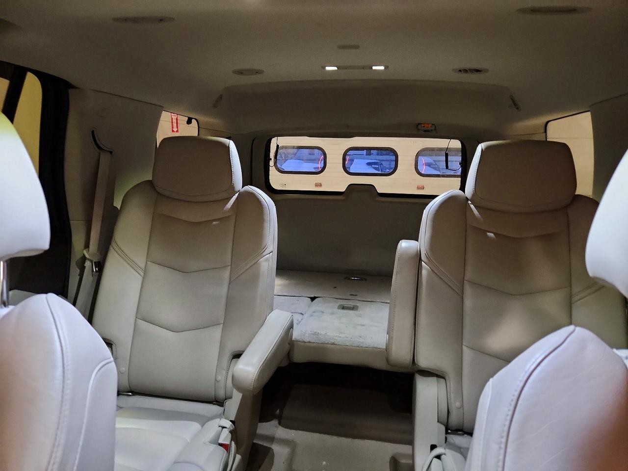2015 Cadillac Escalade Luxury - zdjęcie 10