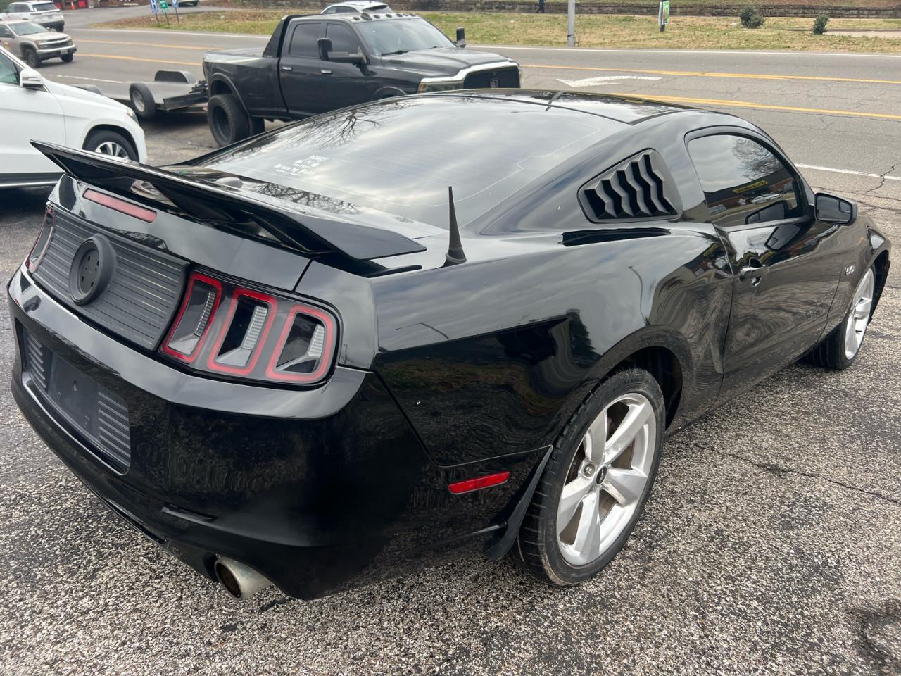 Ford Mustang - zdjęcie 4