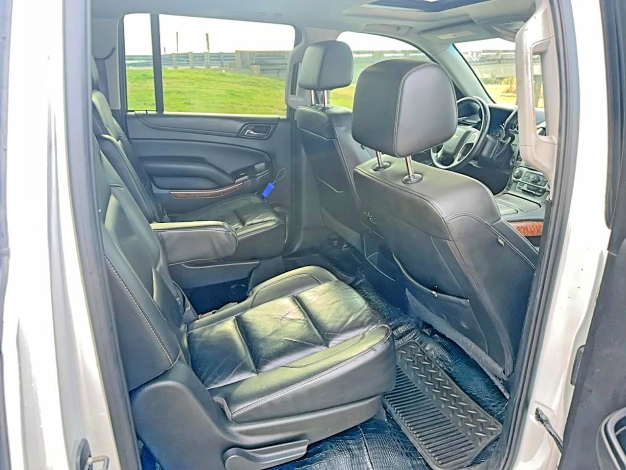 2017 Chevrolet Suburban C1500 Premier - zdjęcie 6