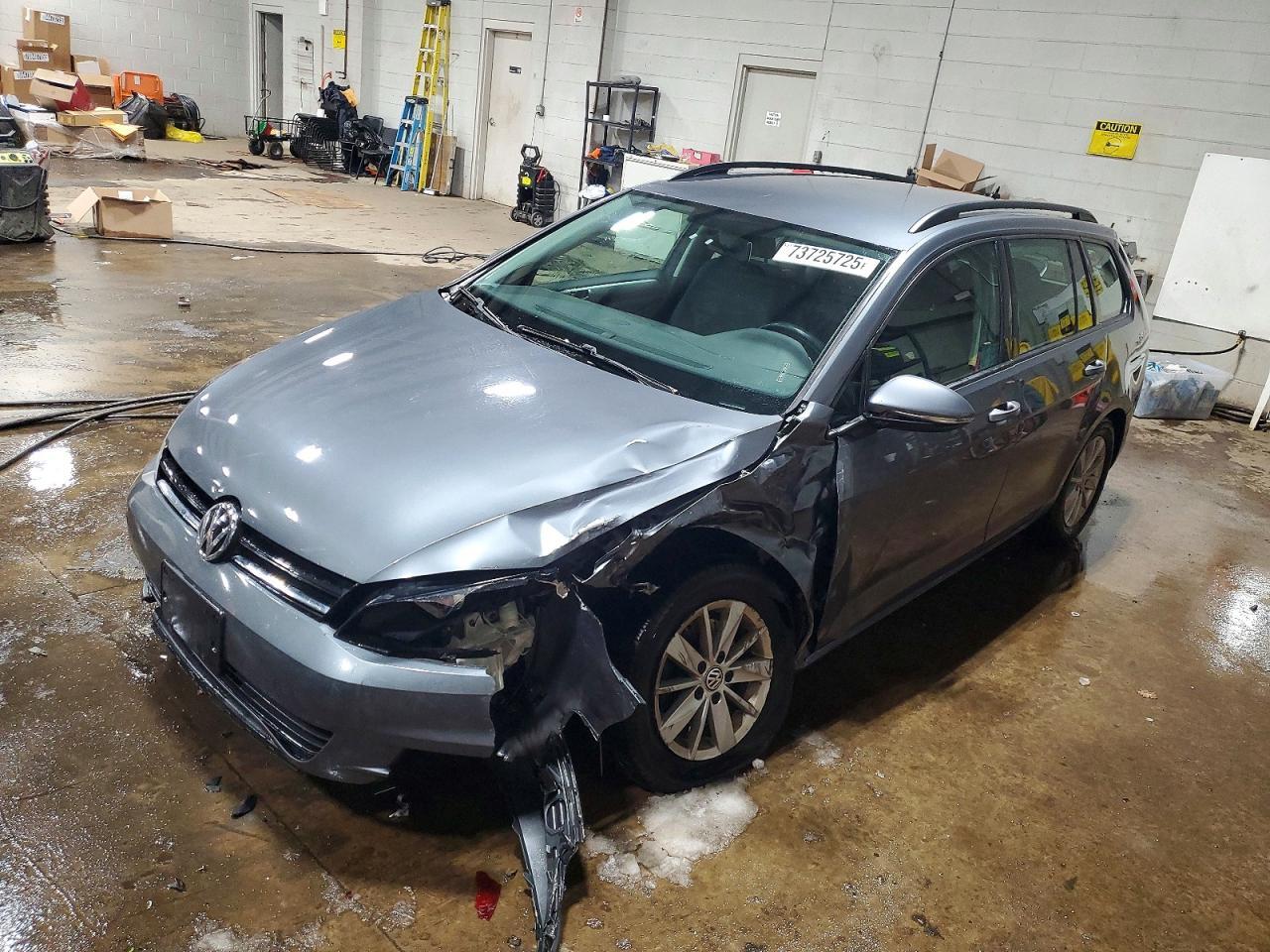 2017 Volkswagen Golf Sportwagen S - zdjęcie główne