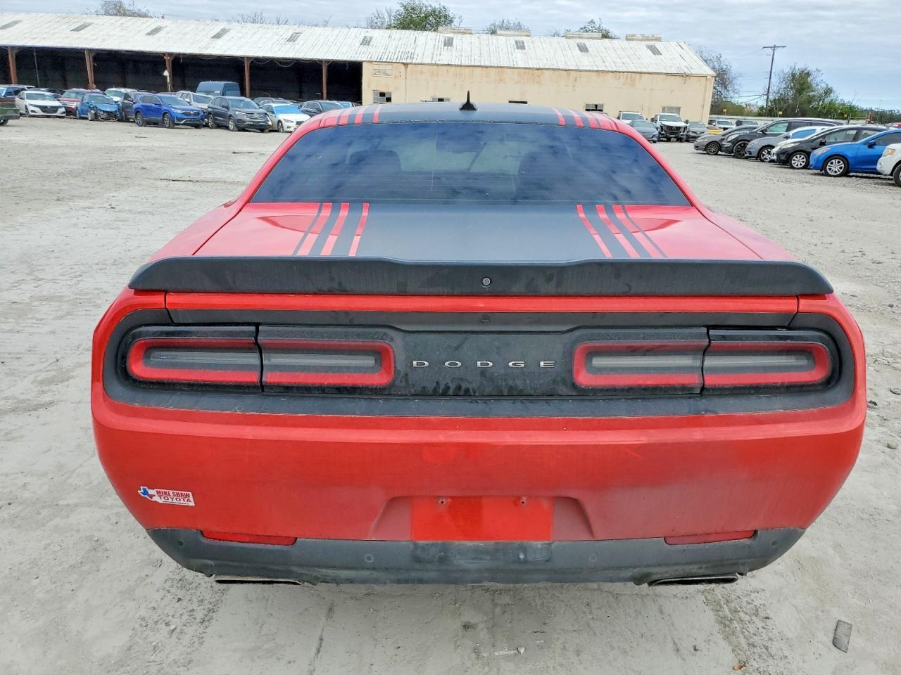 2016 Dodge Challenger R/T - zdjęcie 6