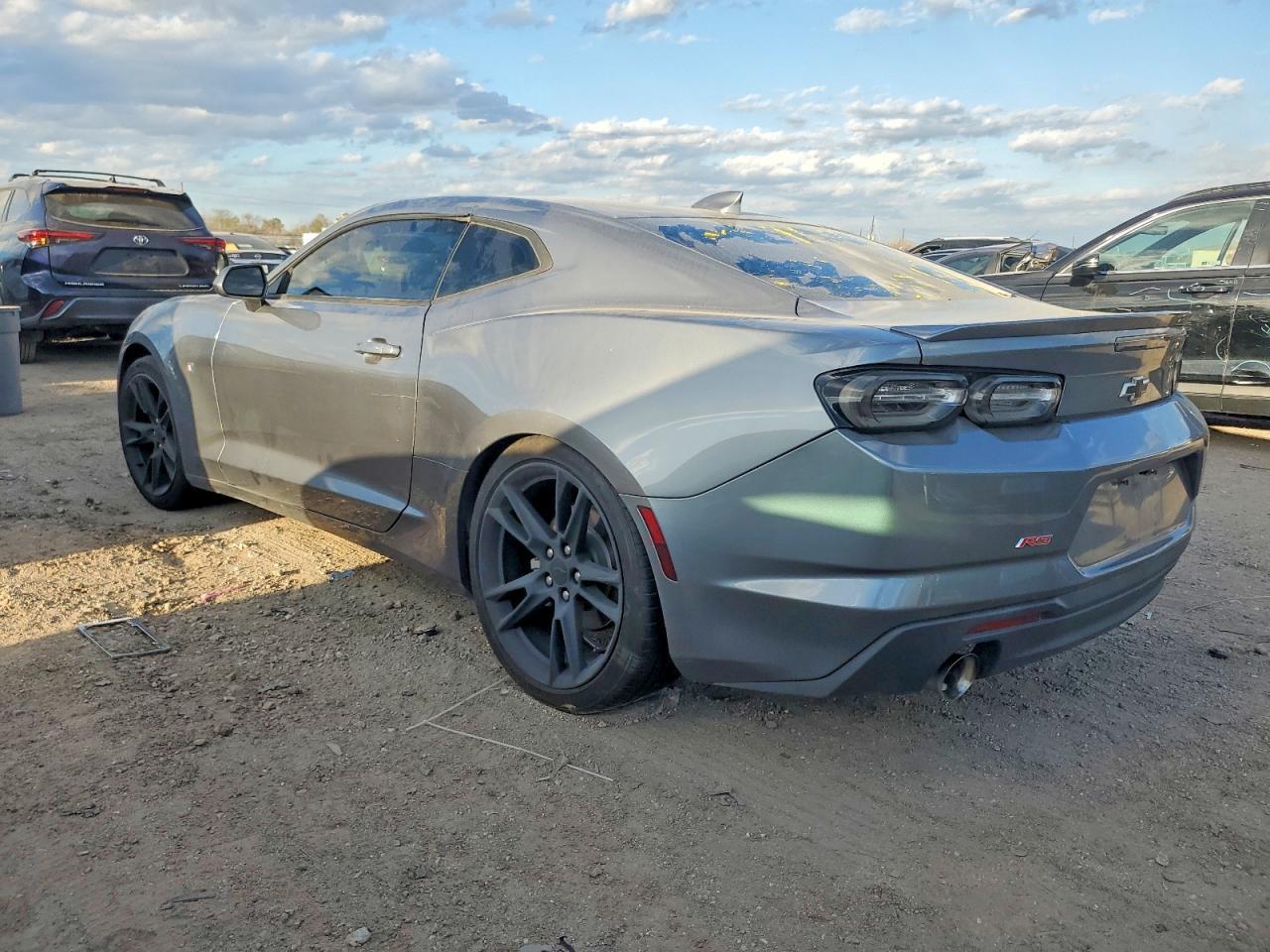 2019 Chevrolet Camaro Lt - zdjęcie 2