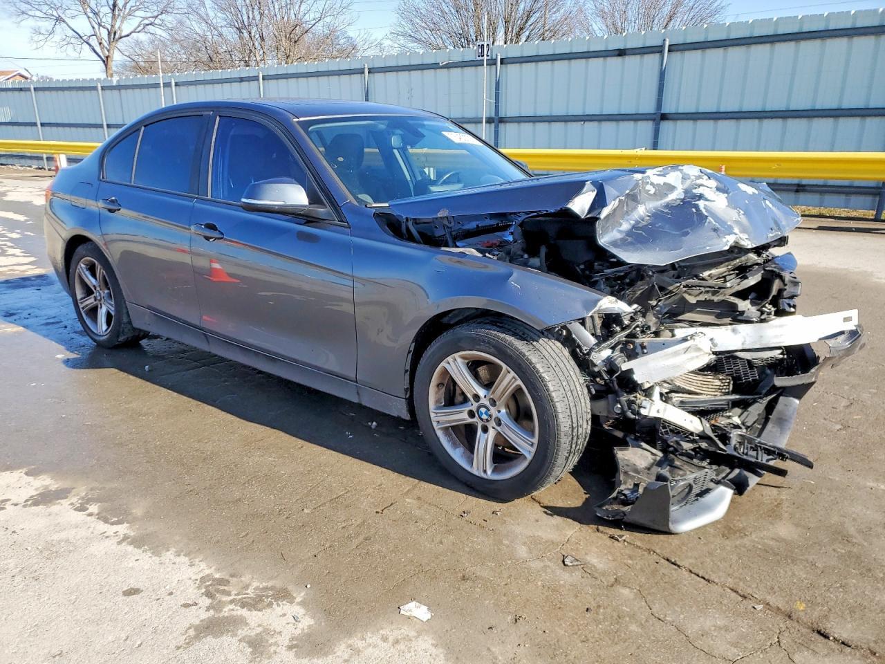2014 BMW 320 I xDrive - zdjęcie 4