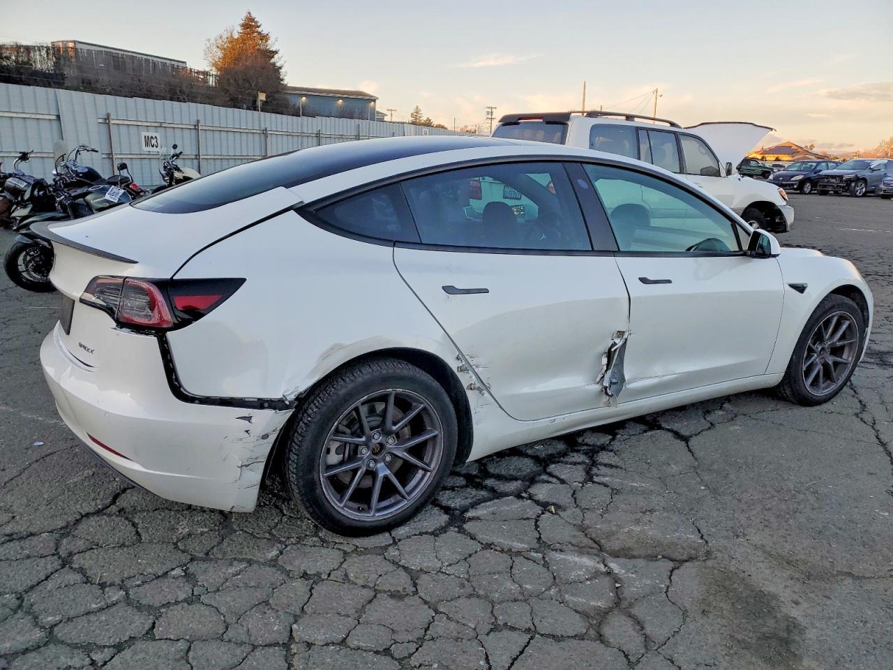 2021 Tesla Model 3 - zdjęcie 3