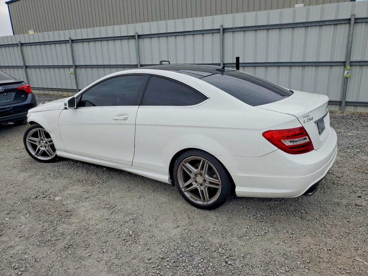 2015 Mercedes-Benz C 250 - zdjęcie 2