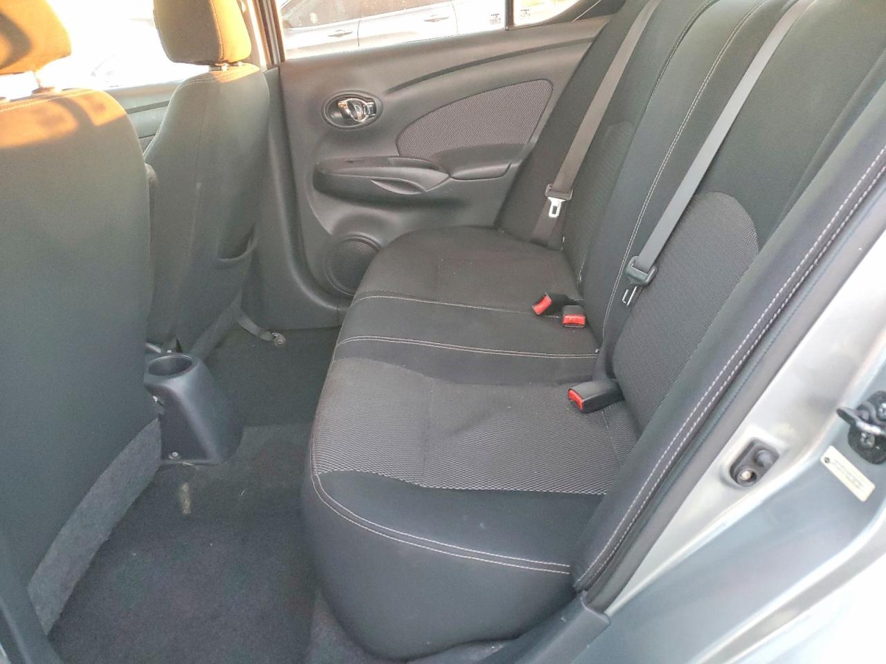 2014 Nissan Versa S - zdjęcie 10