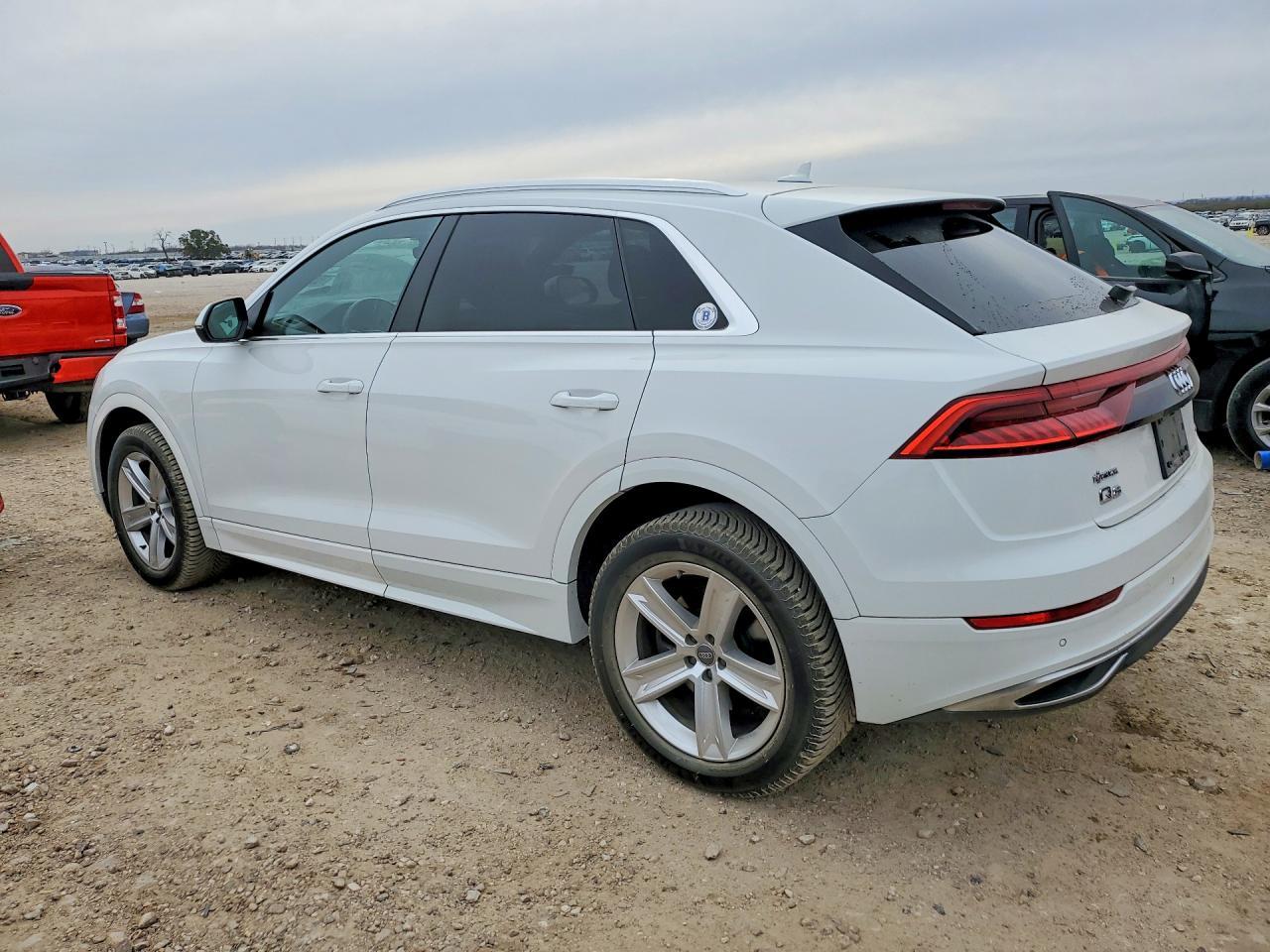 Audi Q8 - zdjęcie 2