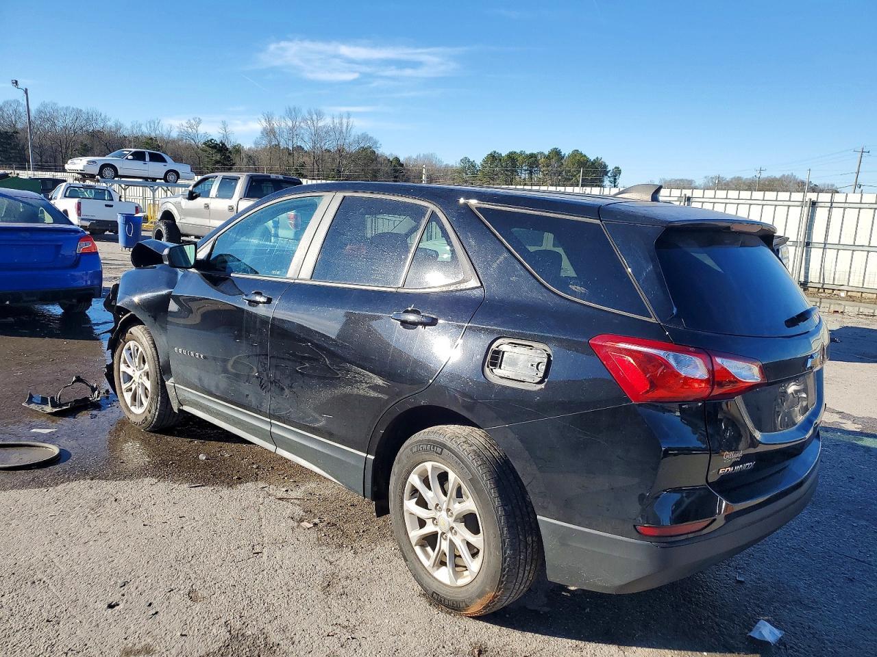 2020 Chevrolet Equinox Ls - zdjęcie 2