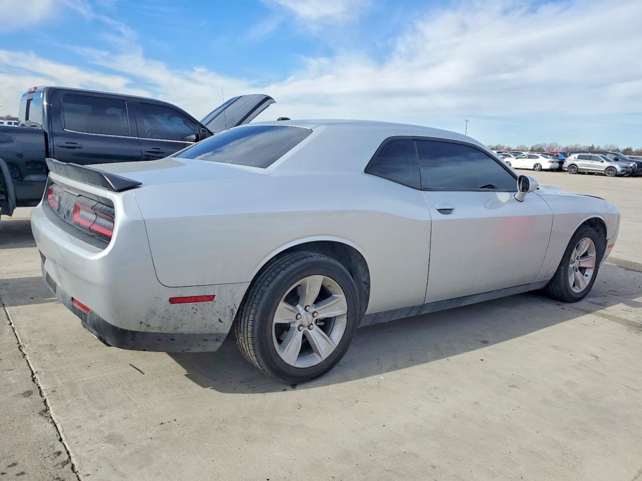 2023 Dodge Challenger Sxt - zdjęcie 3