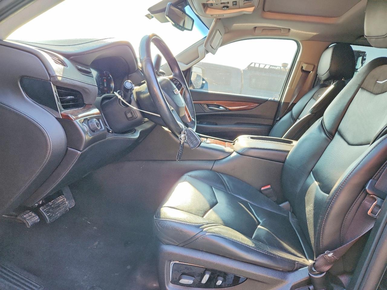 2016 Cadillac Escalade Luxury - zdjęcie 7