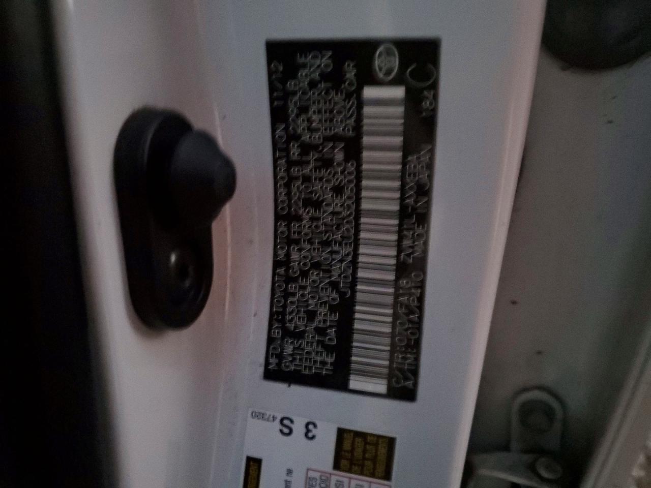 2013 Toyota Prius V - zdjęcie 12