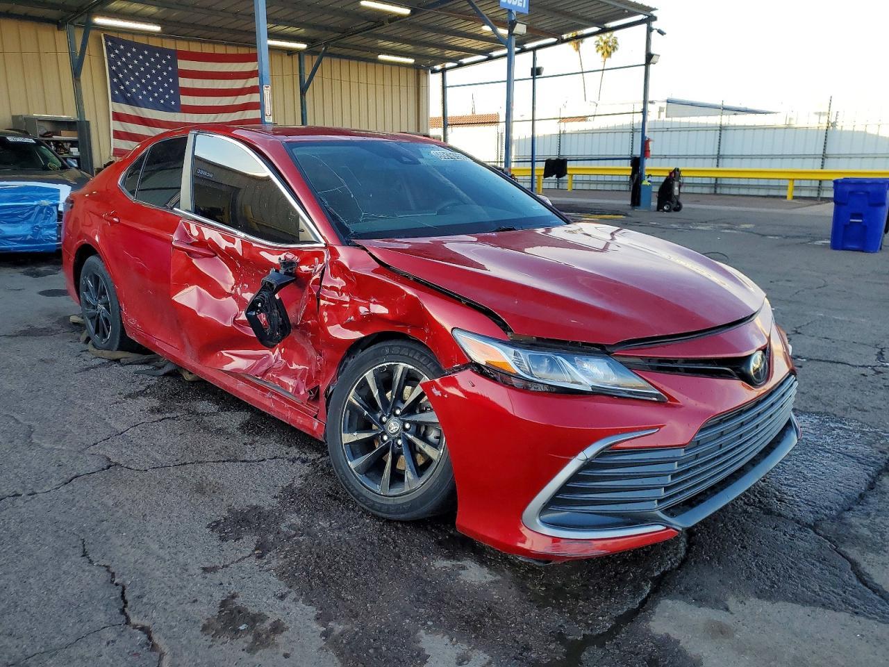 2023 Toyota Camry Le - zdjęcie 4