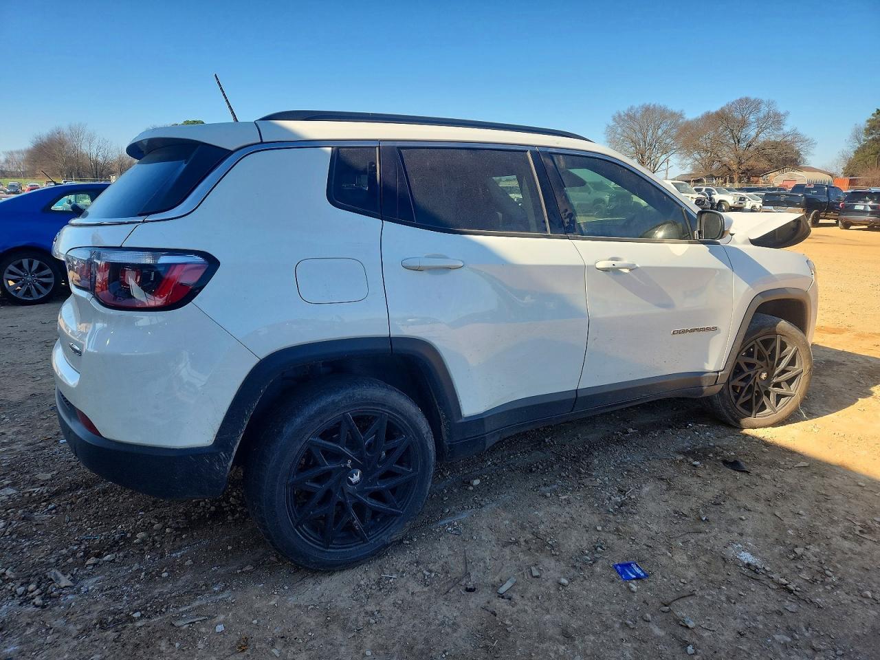 2020 Jeep Compass Latitude - zdjęcie 3
