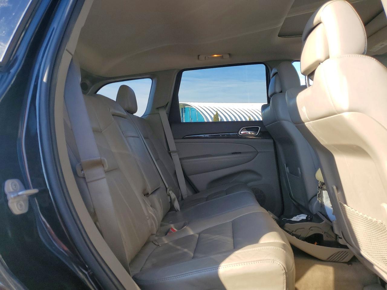 2013 Jeep Grand Cherokee Laredo - zdjęcie 11