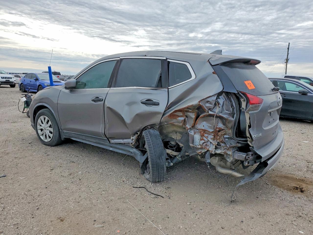 2017 Nissan Rogue S - zdjęcie 2