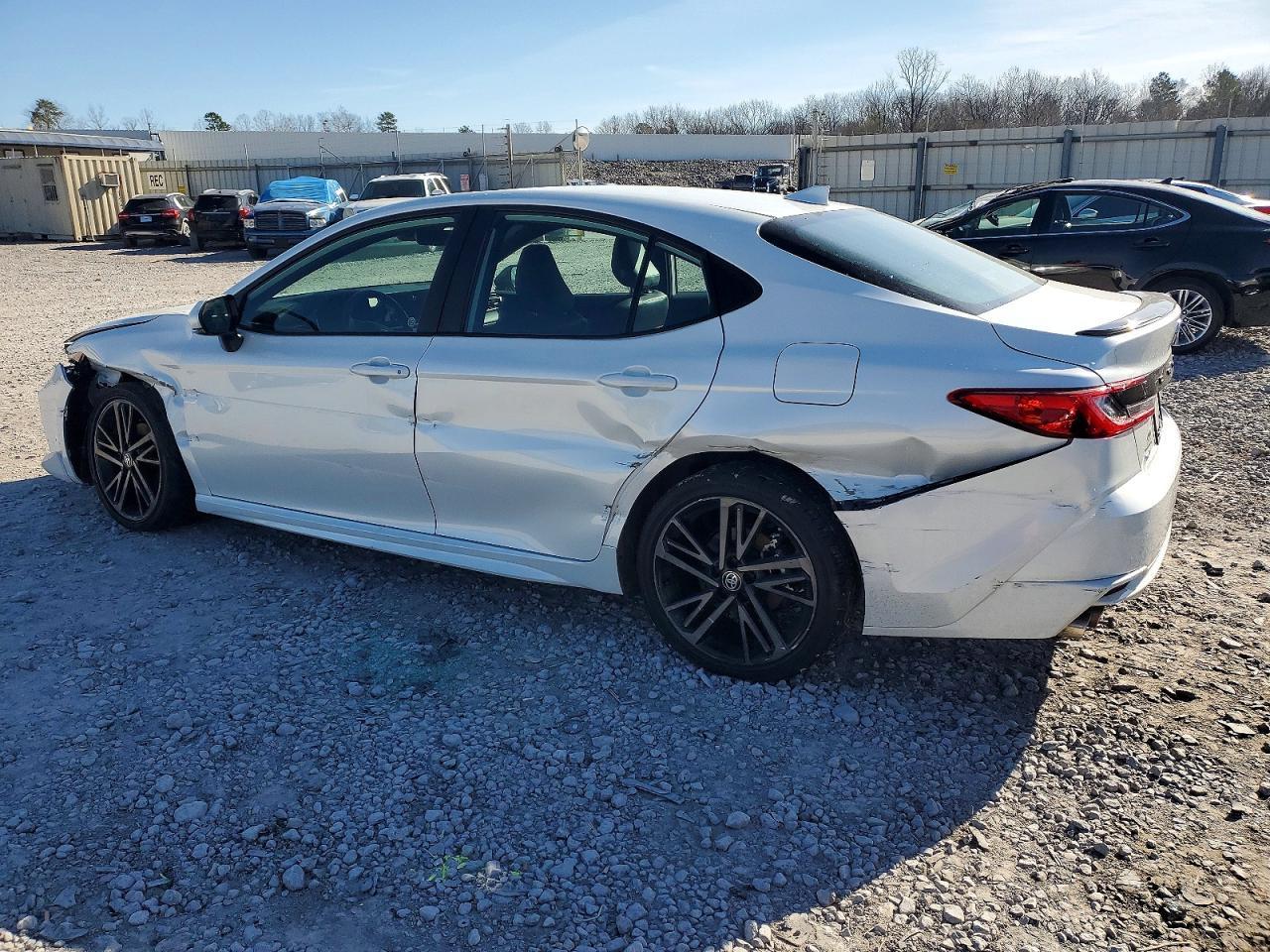 2025 Toyota Camry Xse - zdjęcie 2