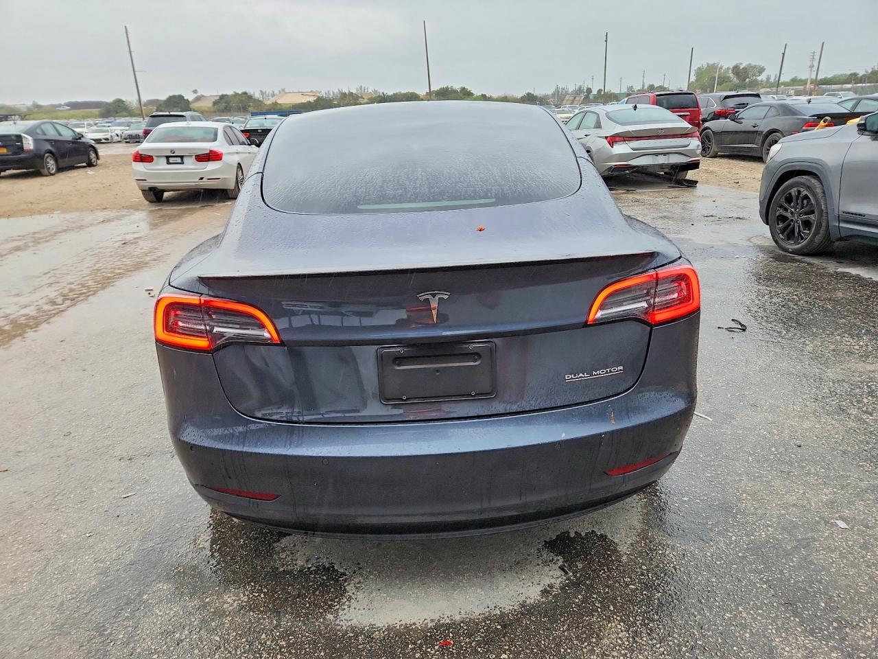 2022 Tesla Model 3 - zdjęcie 6