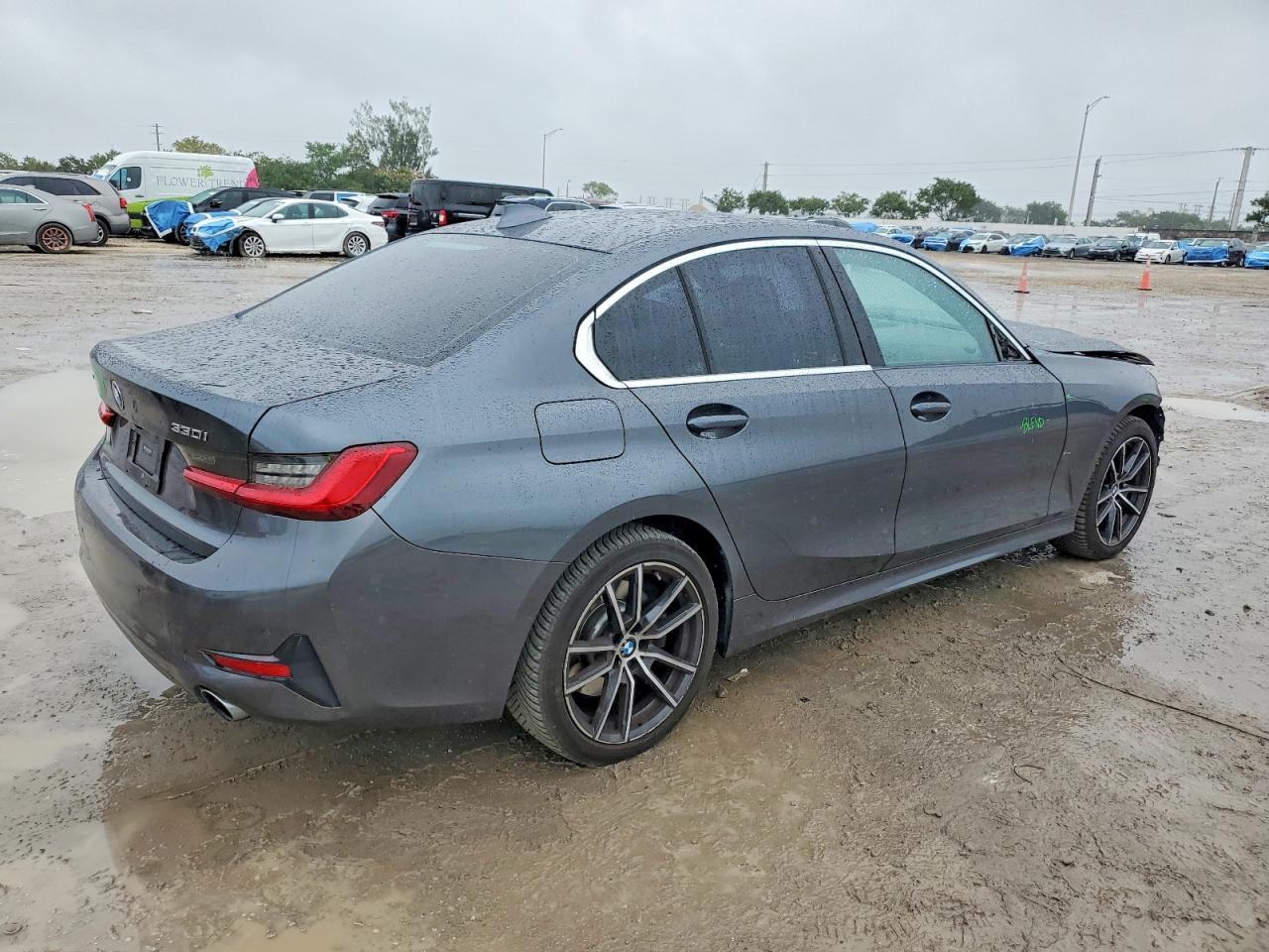 2019 BMW 330Xi - zdjęcie 3