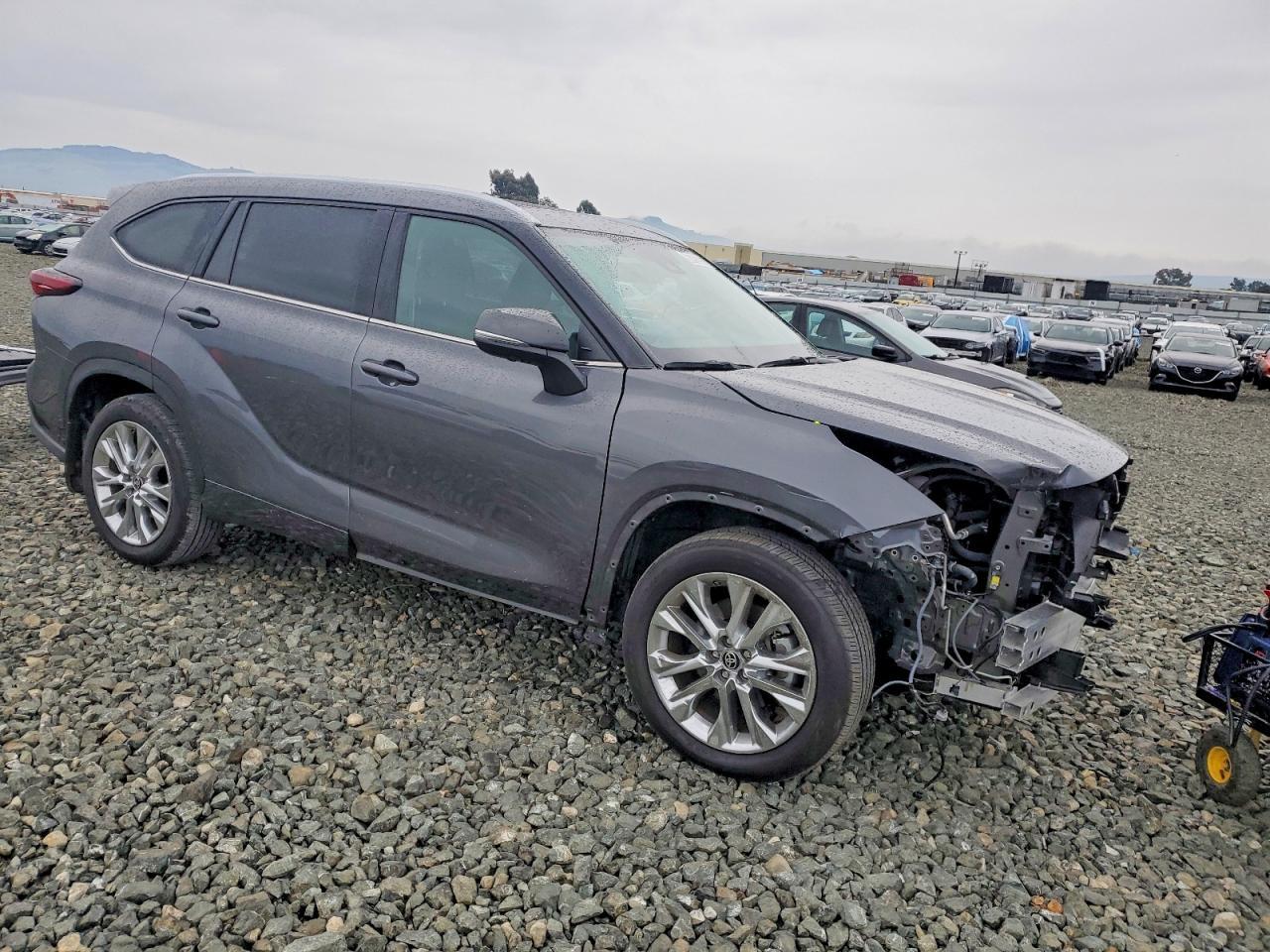 2025 Toyota Highlander Le - zdjęcie 4