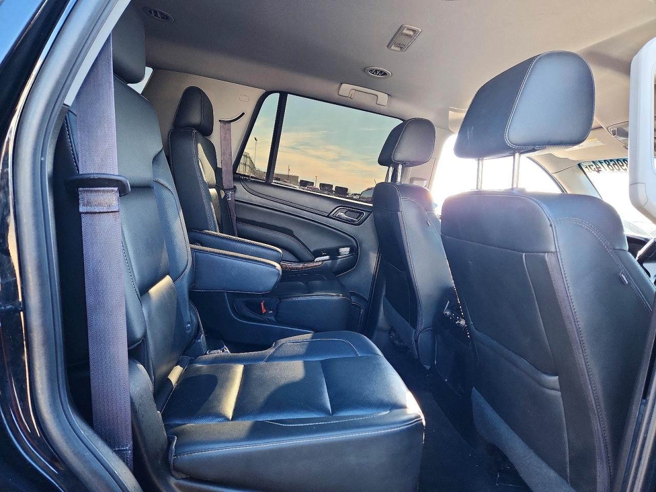 2017 Chevrolet Tahoe C1500 Premier - zdjęcie 11
