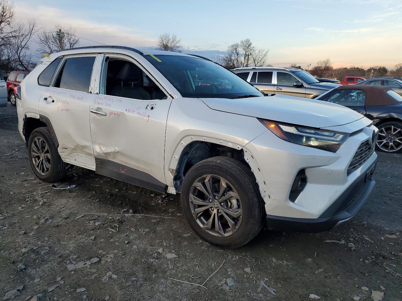 2024 Toyota Rav4 Limited - zdjęcie 4