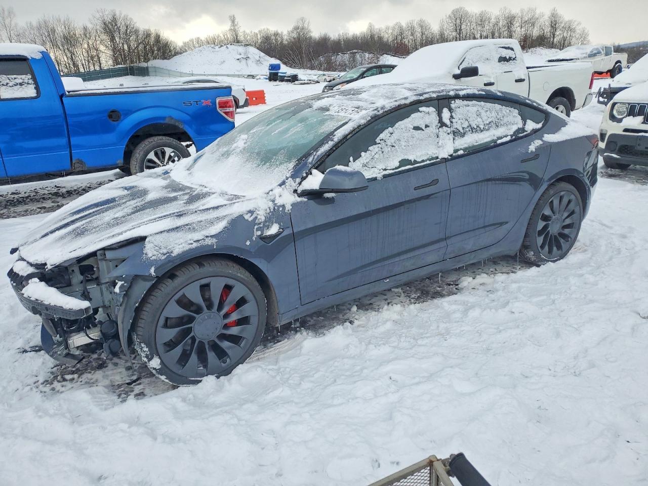 2023 Tesla Model 3 - zdjęcie główne