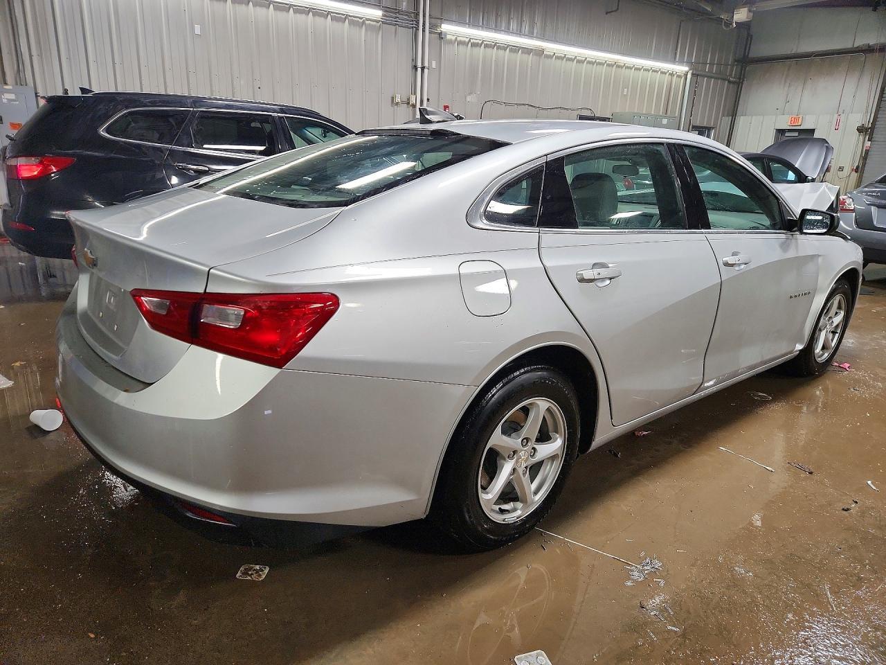 2017 Chevrolet Malibu Ls - zdjęcie 3