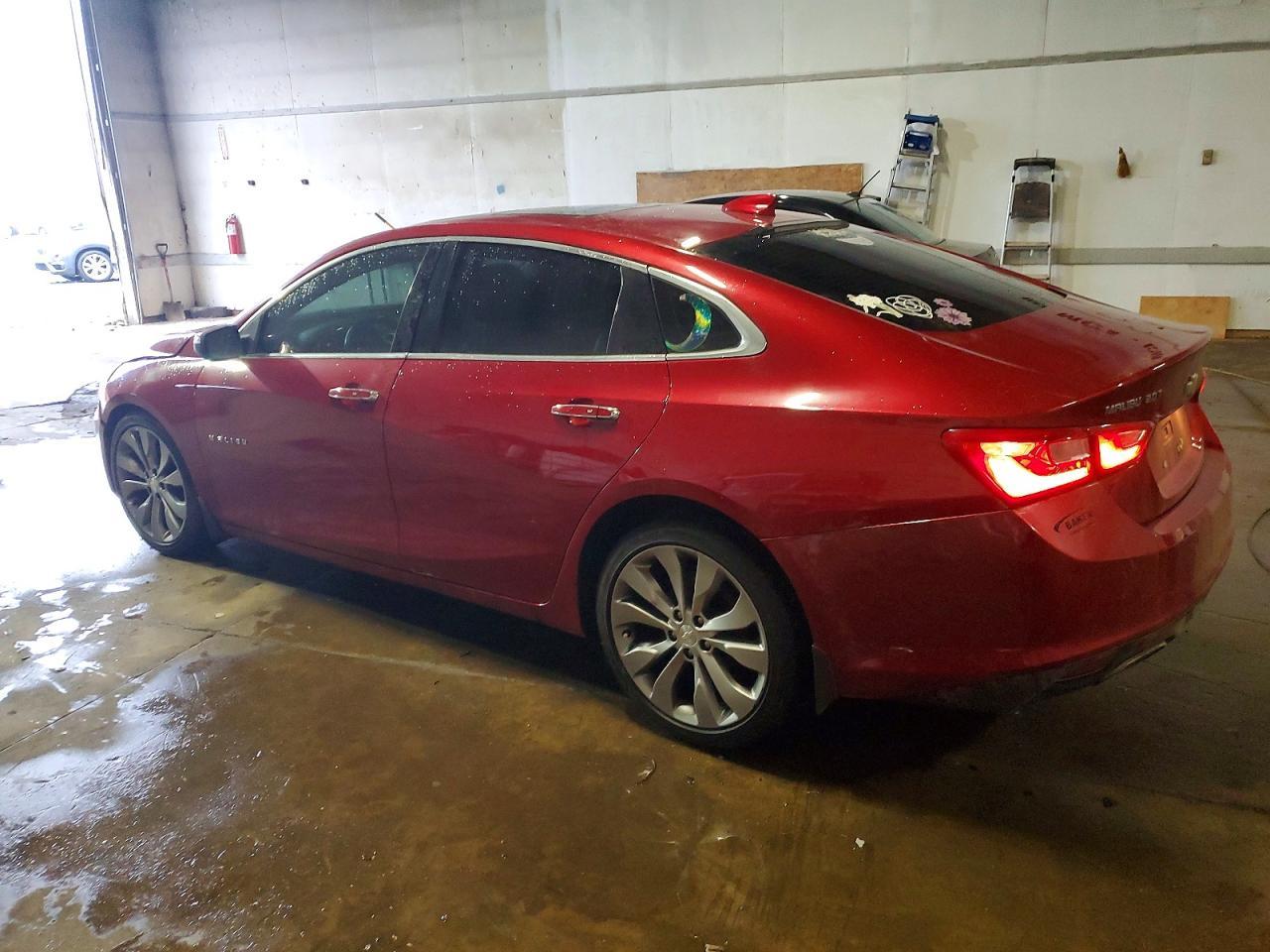 2016 Chevrolet Malibu Premier - zdjęcie 2