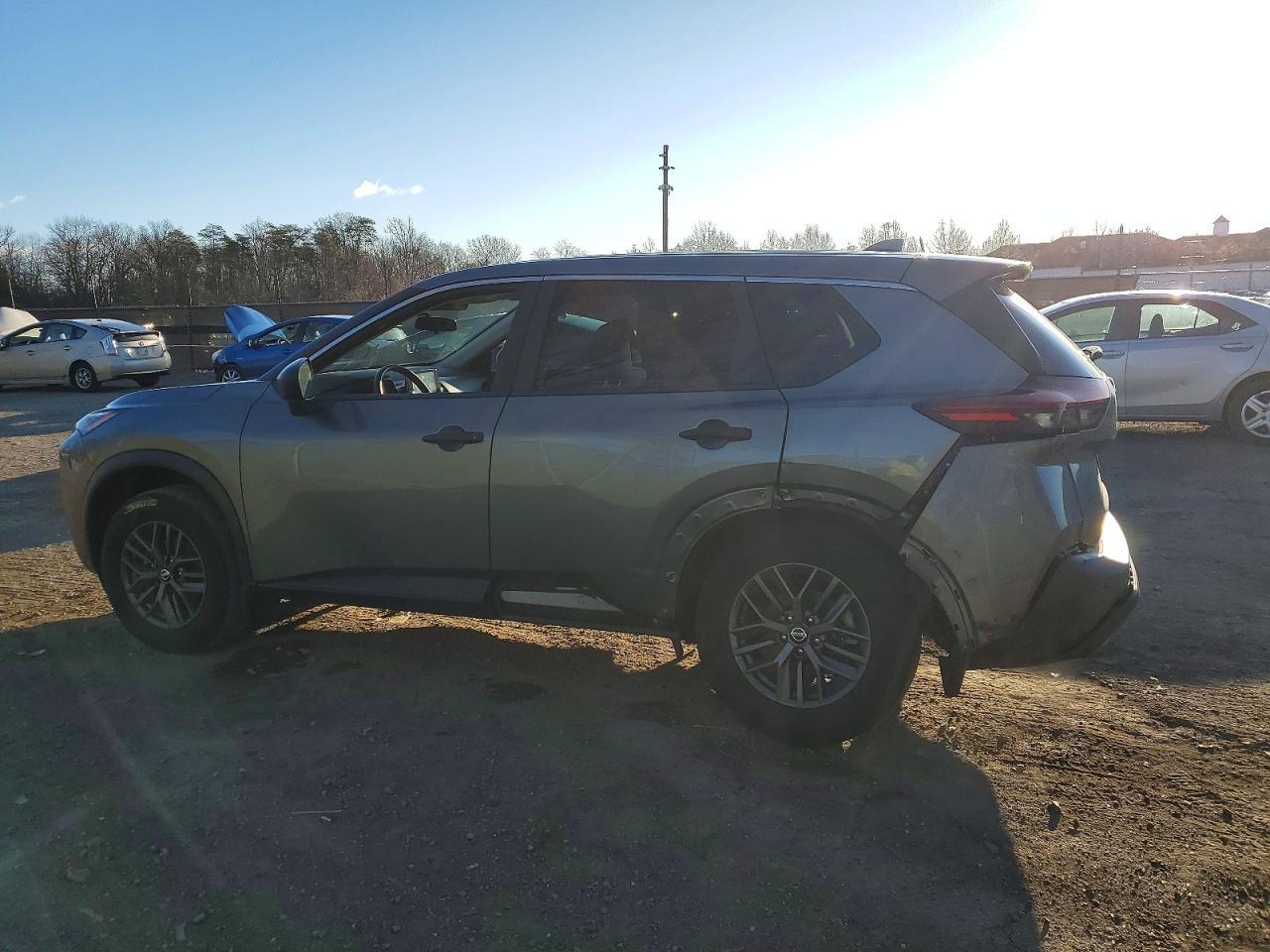 2021 Nissan Rogue S - zdjęcie 2