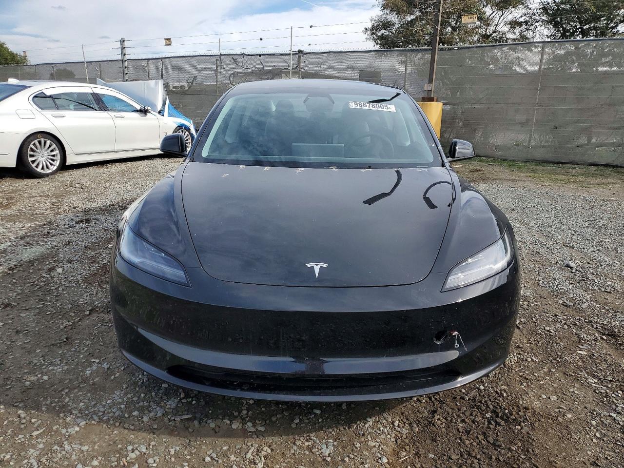 2025 Tesla Model 3 - zdjęcie 5